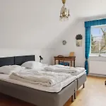 Βίλα Spacious In The Countryside Near The