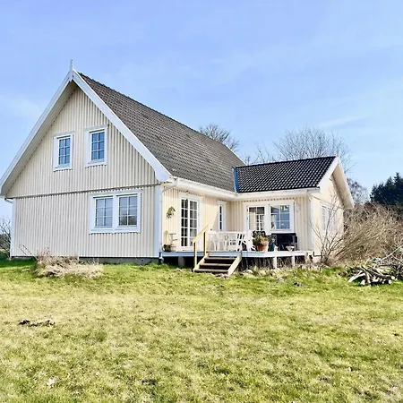 Spacious In The Countryside Near The Villa