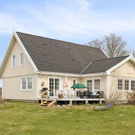 Spacious In The Countryside Near The Villa *