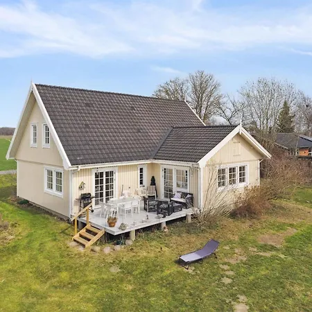 Villa Spacious In The Countryside Near The *