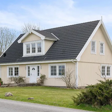 Spacious In The Countryside Near The Fakse Ladeplads