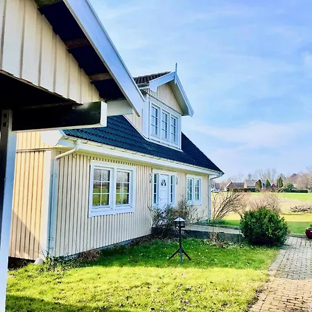 Villa Spacious In The Countryside Near The