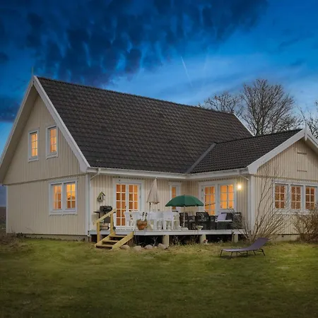 Spacious In The Countryside Near The Βίλα *