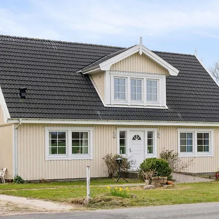 Spacious In The Countryside Near The *