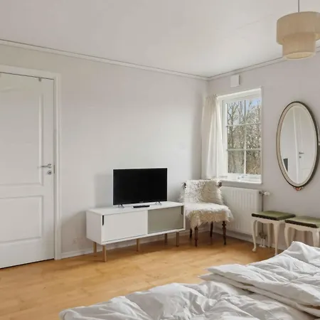 Spacious In The Countryside Near The 빌라 Fakse Ladeplads