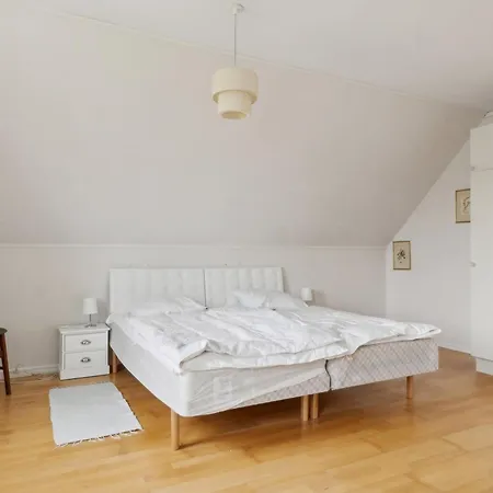 Vila Spacious In The Countryside Near The