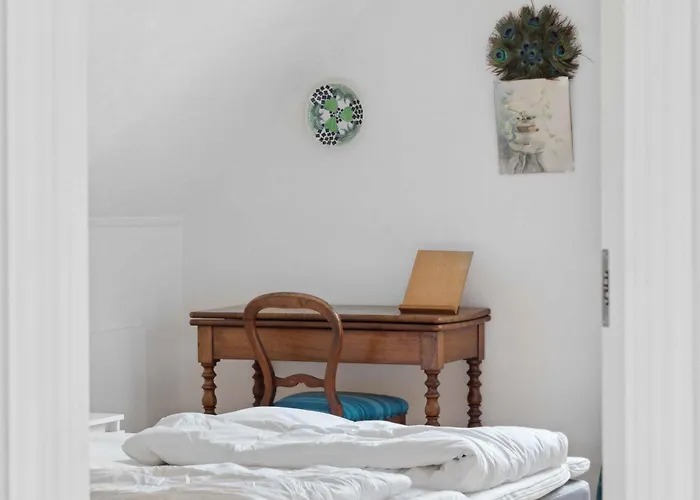 Spacious In The Countryside Near The