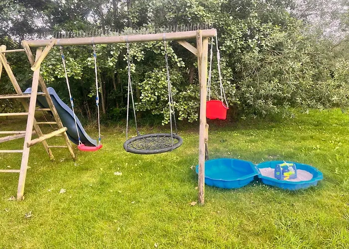 Villa Spacious In The Countryside Near The