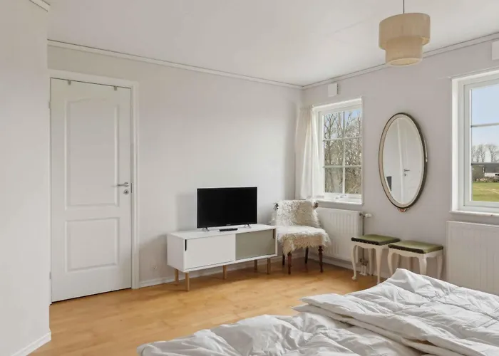 Spacious In The Countryside Near The Villa Fakse Ladeplads