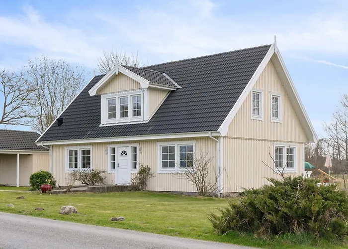 Spacious In The Countryside Near The * Fakse Ladeplads