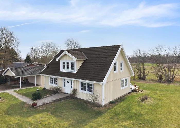 Villa Spacious In The Countryside Near The Fakse Ladeplads