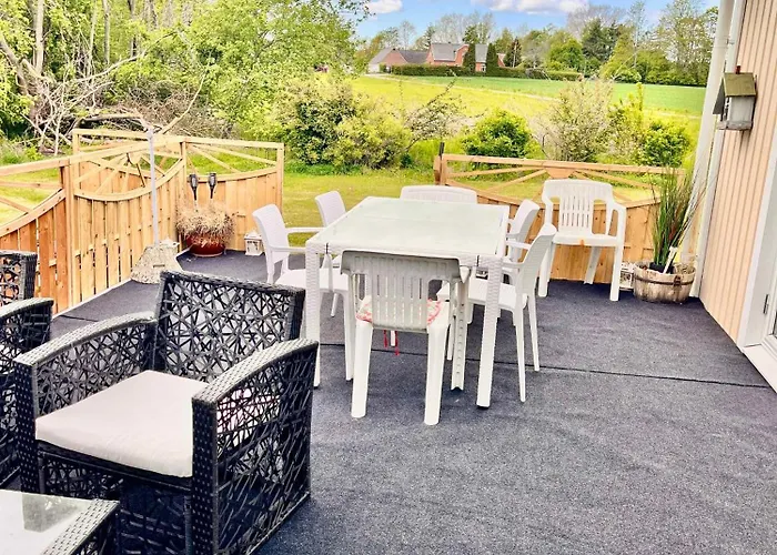 Spacious In The Countryside Near The *